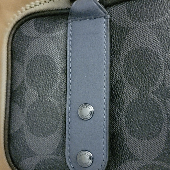 Coach cell phone holder - Picture 3 of 7